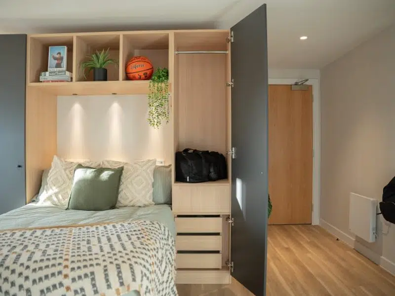 Accessible Ensuite photo 2