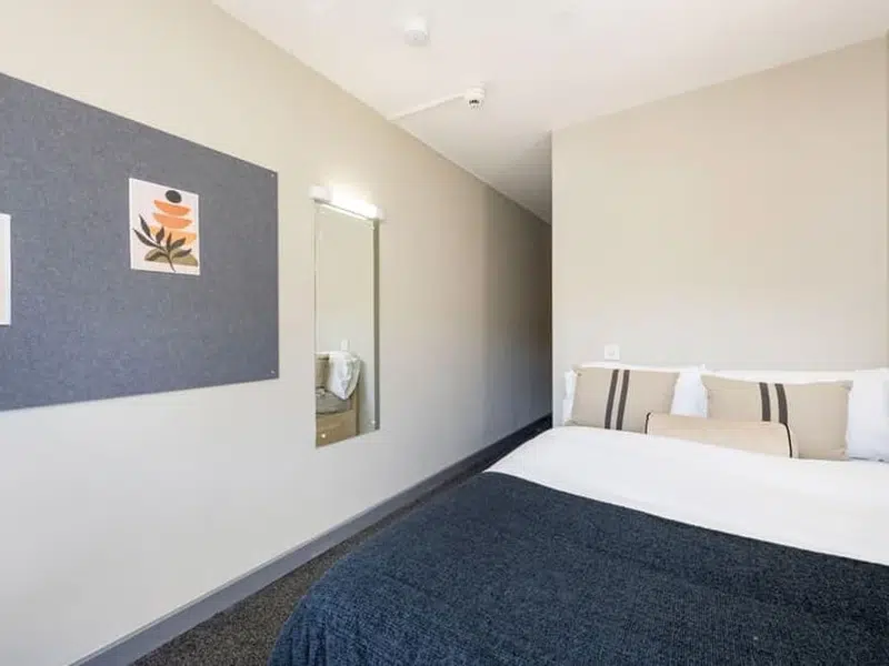 Basic Plus Ensuite photo 1
