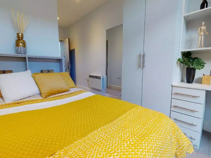 Gold One Bed photo 1