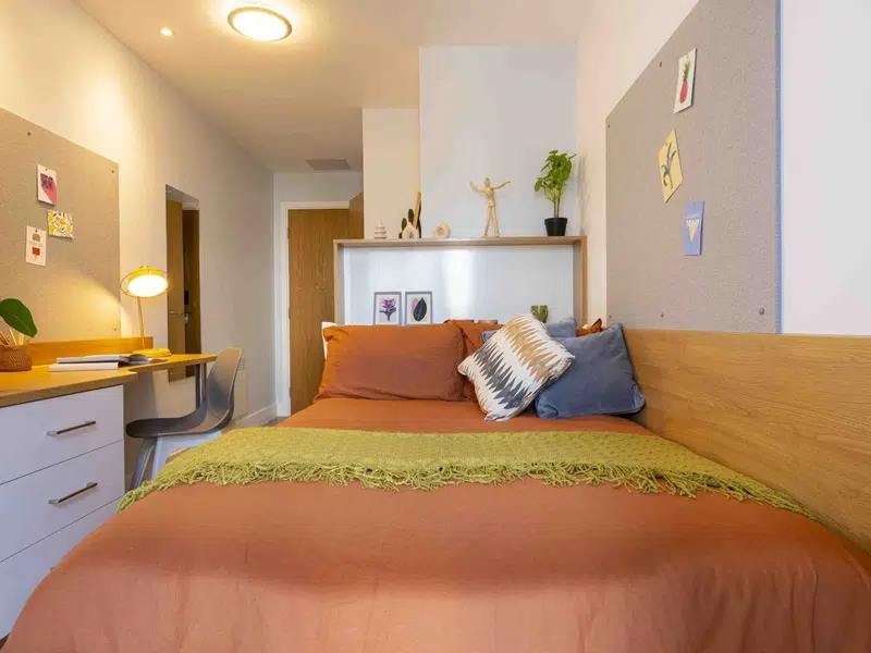 Bronze En suite photo 1