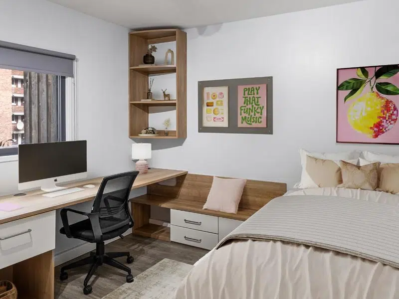 Silver En Suite photo 1