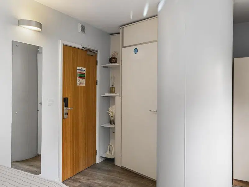Silver En Suite photo 4