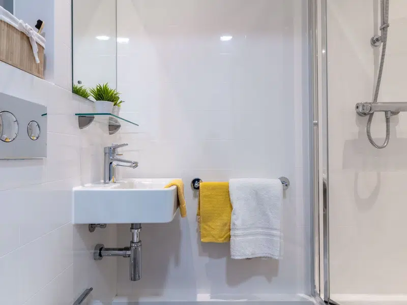 Bronze Ensuite photo 5