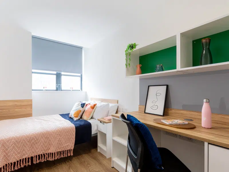 Gold Ensuite | 4 or 7 Bed Flat photo 2