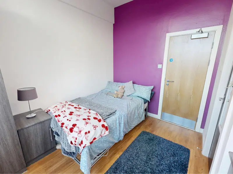 Gold Ensuite photo 1