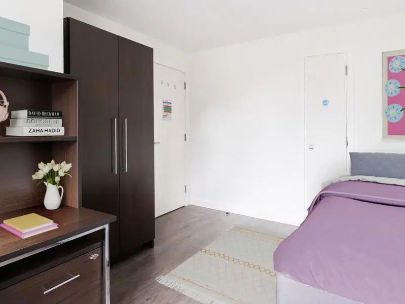 4 Bed Apartment photo 1