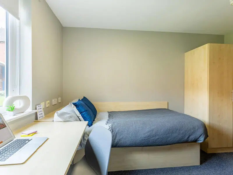 Classic 3 Bed Flat photo 1