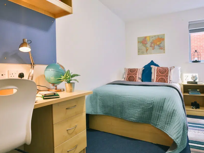 Classic 4 Bed Apartment photo 1