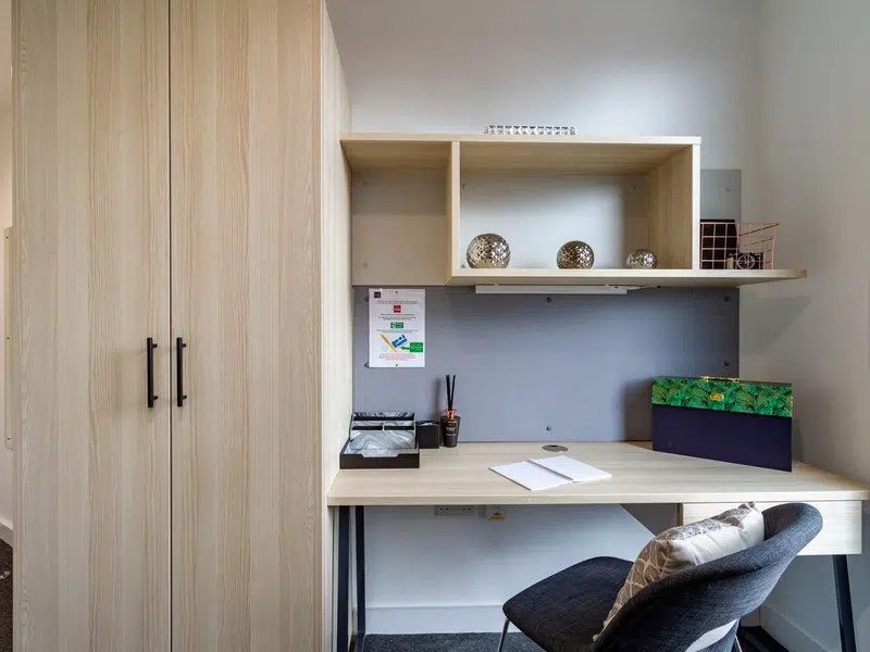 Classic 4 Bed Ensuite photo 3