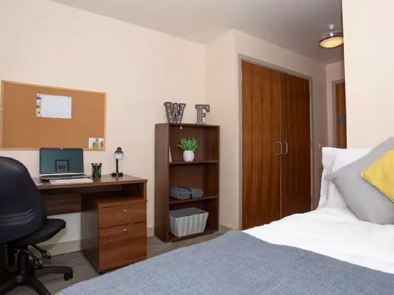5 Bed Flat photo 4