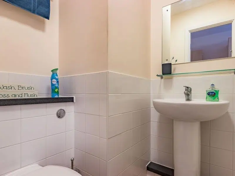 Classic 6 Bed Ensuite photo 2
