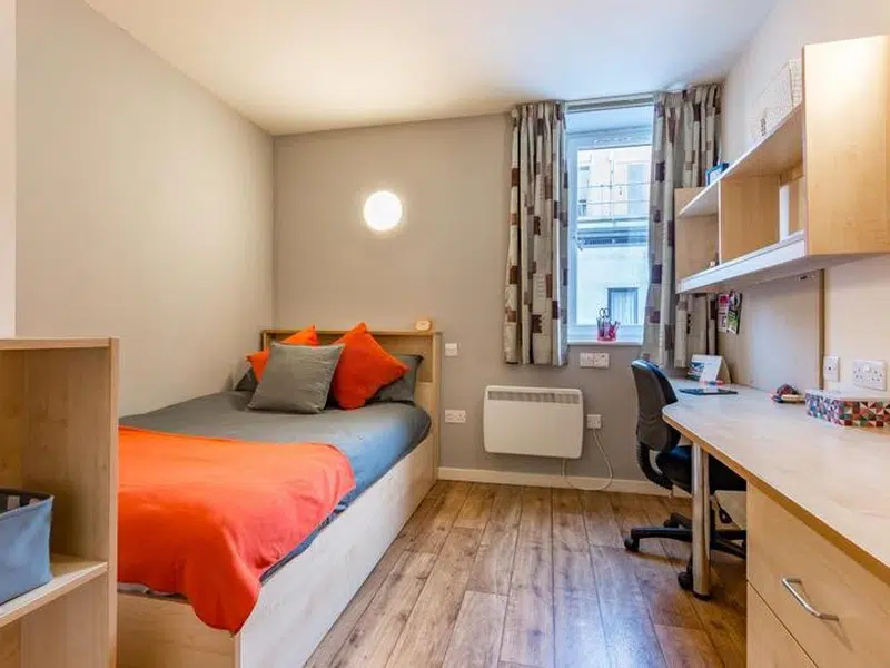 Classic 6 Bed Ensuite photo 1