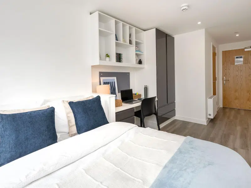Club En-suite photo 1