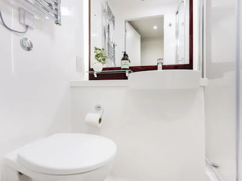 Classic En-suite photo 5