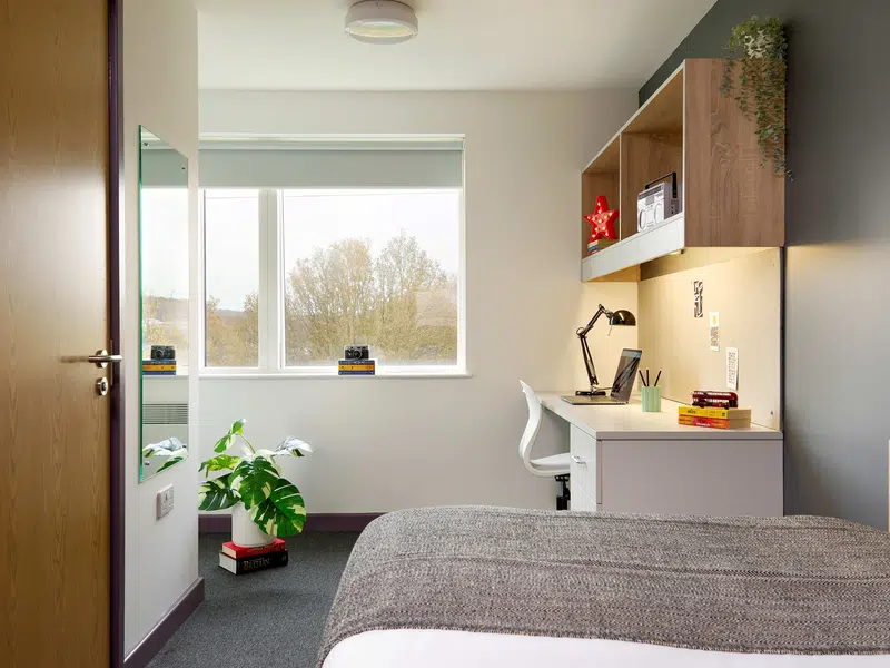 Silver Ensuite photo 1