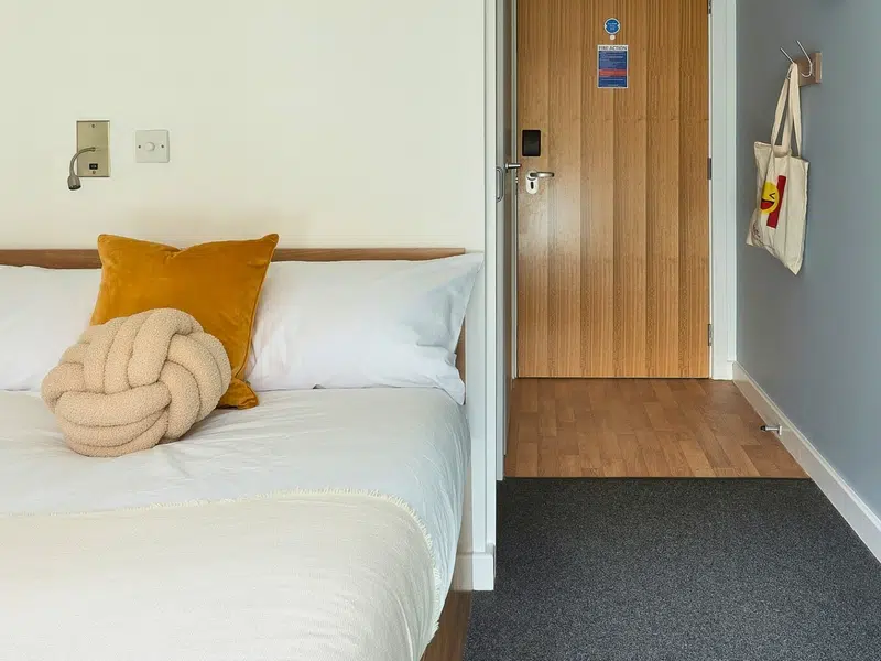 Gold En-suite photo 3