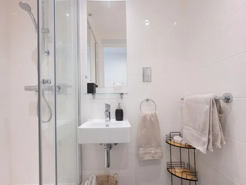 Club En-suite photo 5