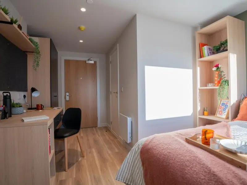 Classic Ensuite - 3 Bed Apartment photo 3