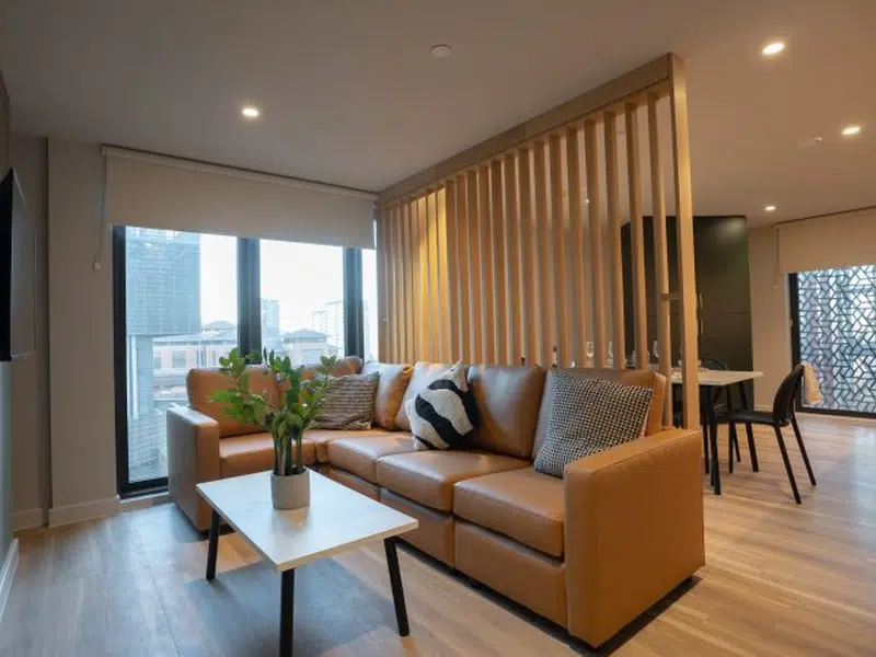 Classic Ensuite - 5 Bed Apartment photo 6