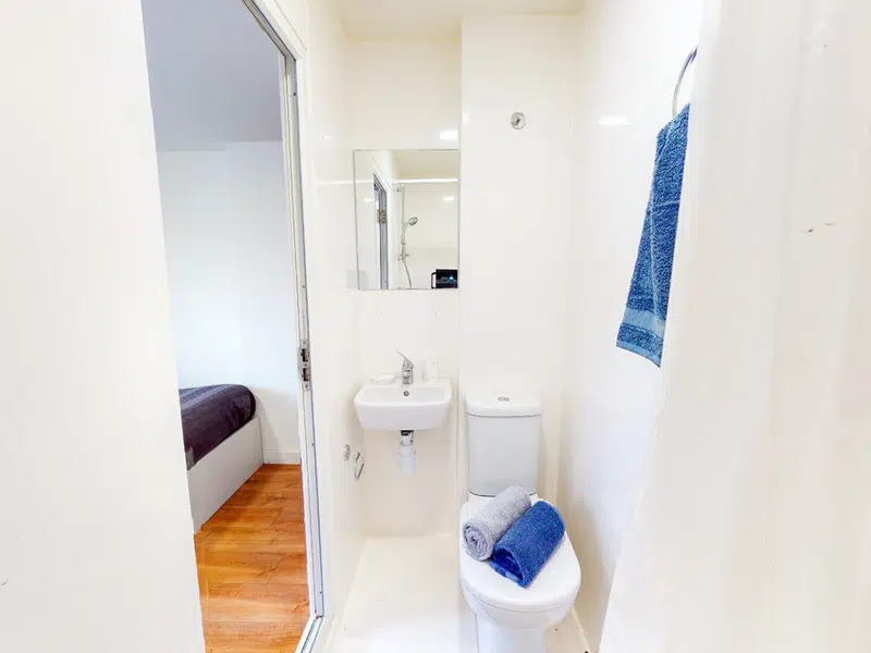 Classic Ensuite photo 3
