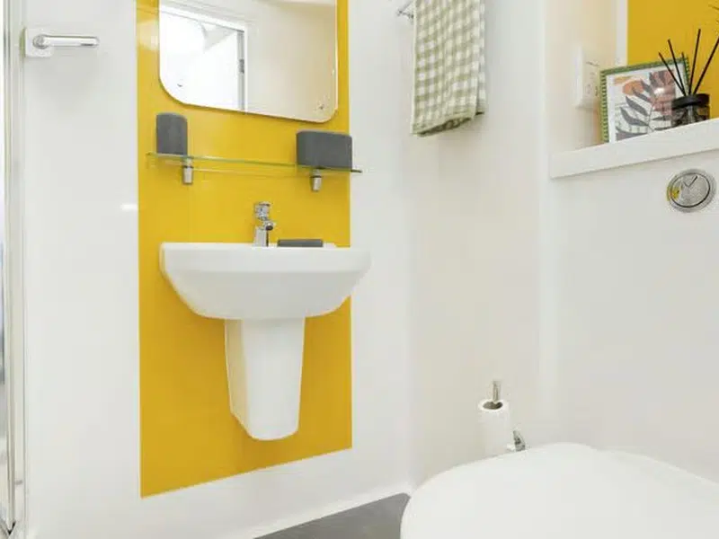 Classic Plus Ensuite photo 6