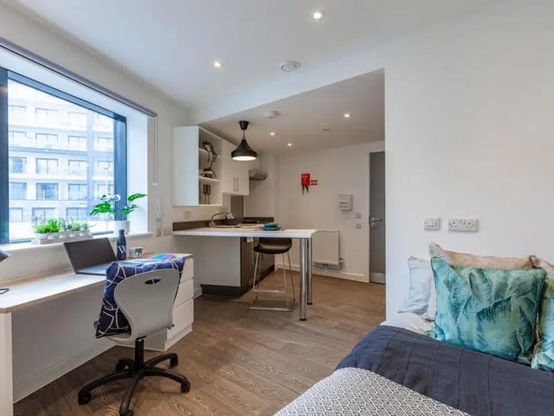 4 Bed Premium Ensuite photo 2