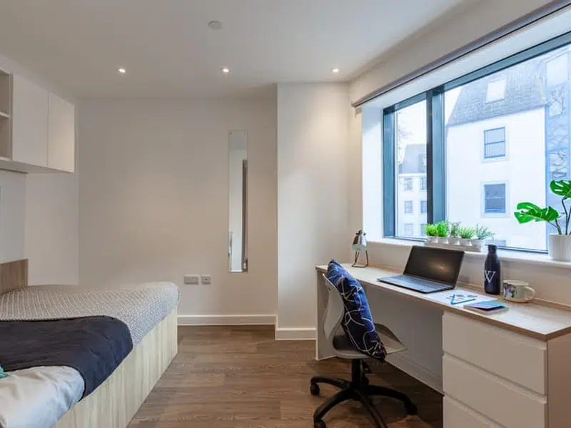 4 Bed Premium Ensuite photo 1