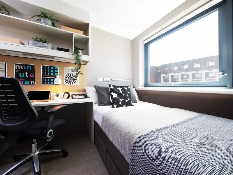 Silver 2 Bed Apartment photo 1