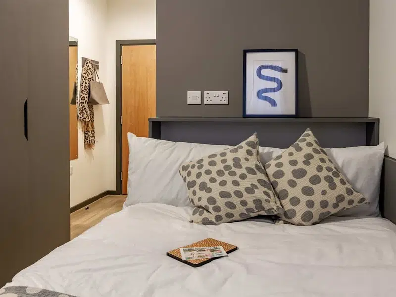 Copper En Suite photo 1