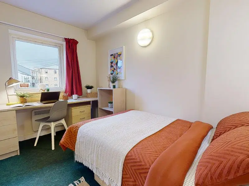 Copper En Suite photo 4