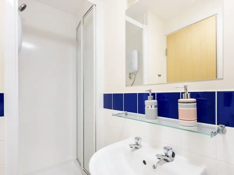 Copper Ensuite photo 2