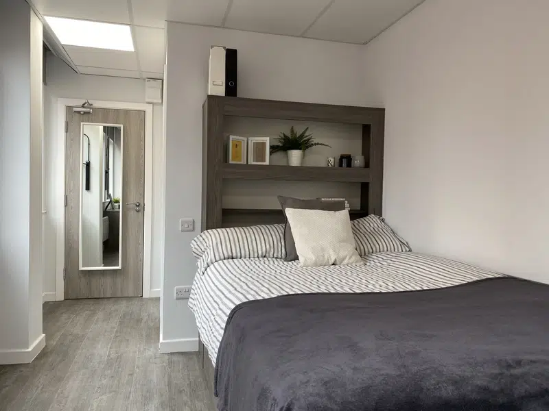 Corner Room photo 5