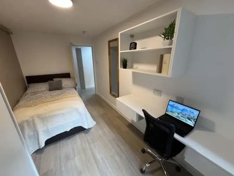 Deluxe Bedroom photo 5