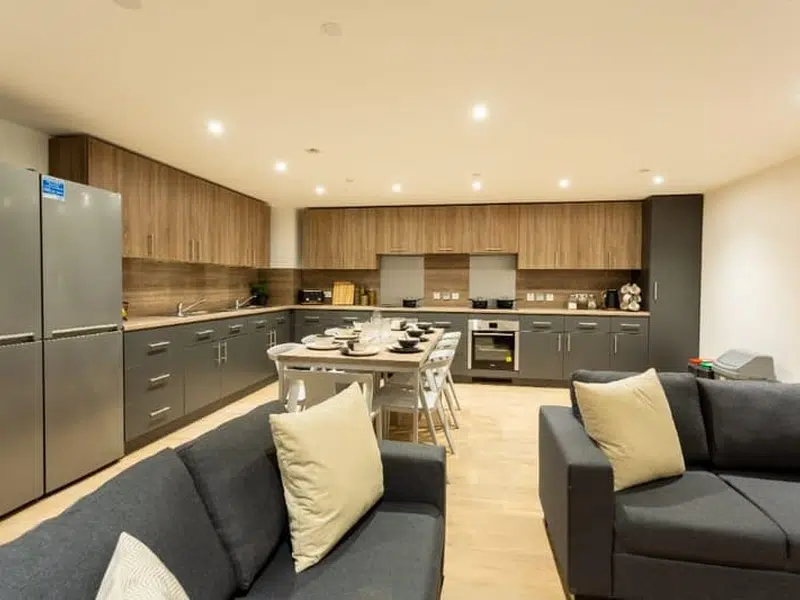 8 Bed Deluxe En-suite photo 4