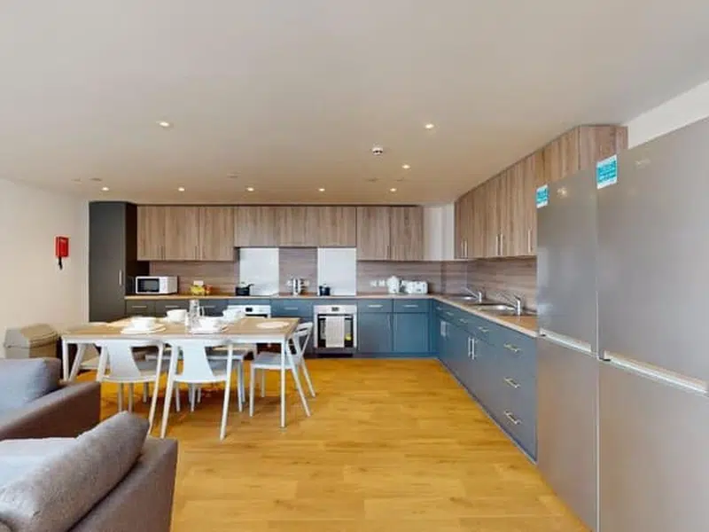 8 Bed Deluxe En-suite photo 5
