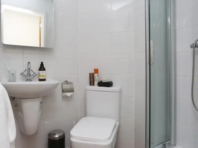 Deluxe En Suite, Tallis Court photo 5