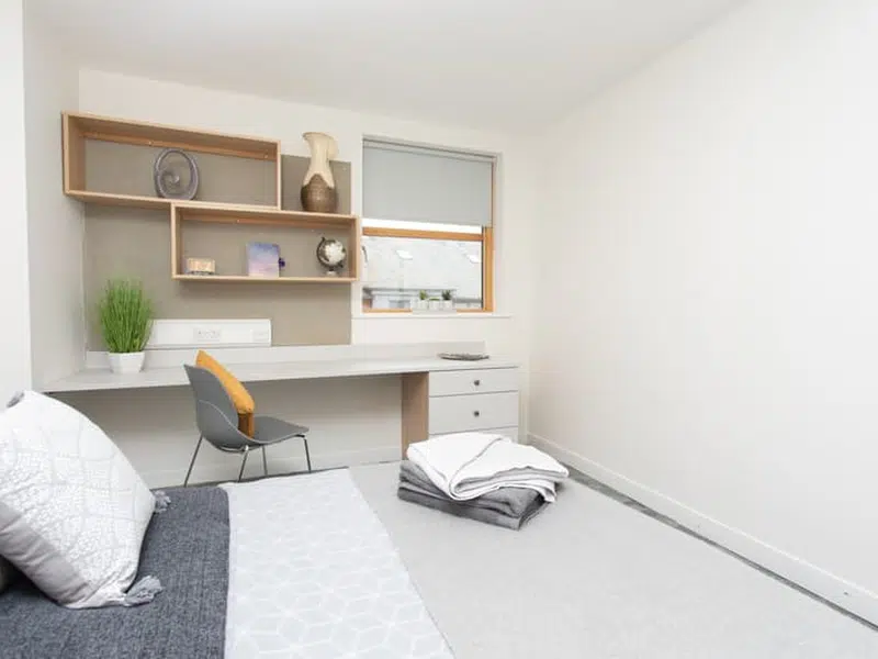 Deluxe Ensuite photo 3