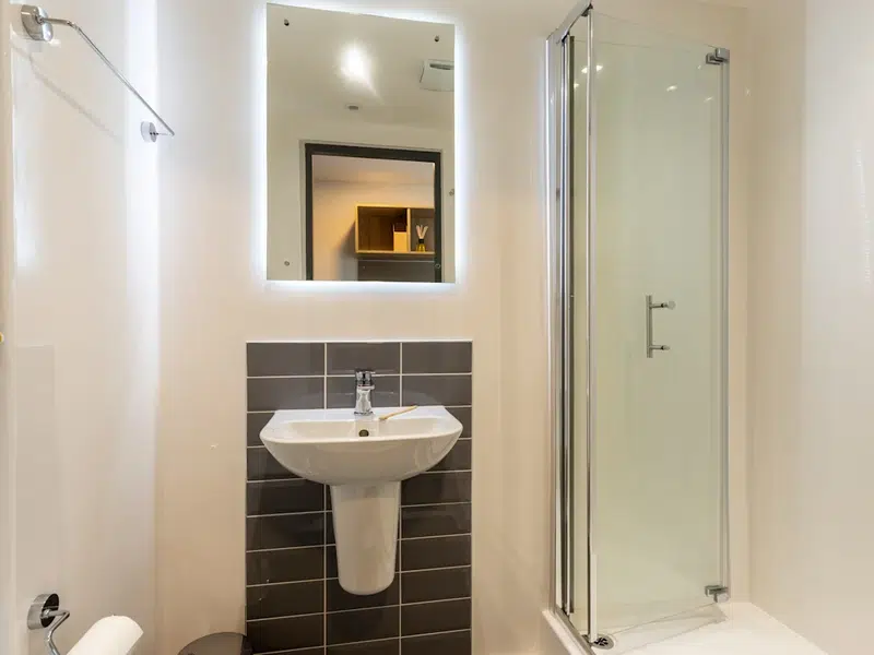 Deluxe Ensuite photo 6