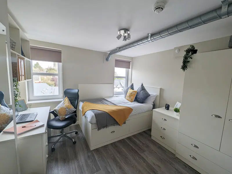 Deluxe Ensuite photo 3