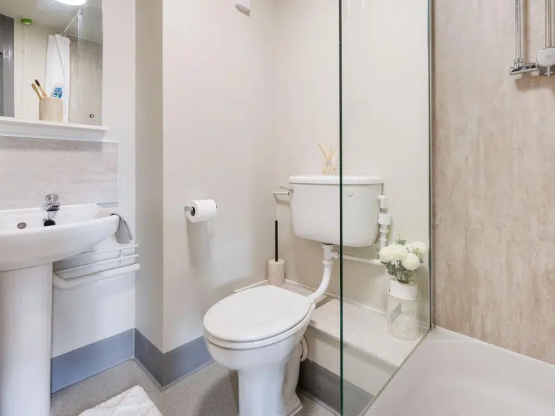 Deluxe Ensuite photo 6