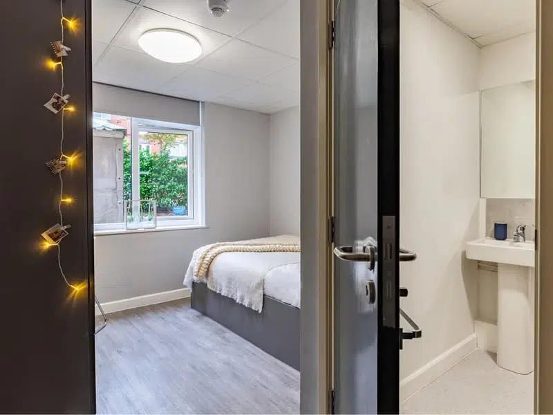 Deluxe Ensuite photo 2