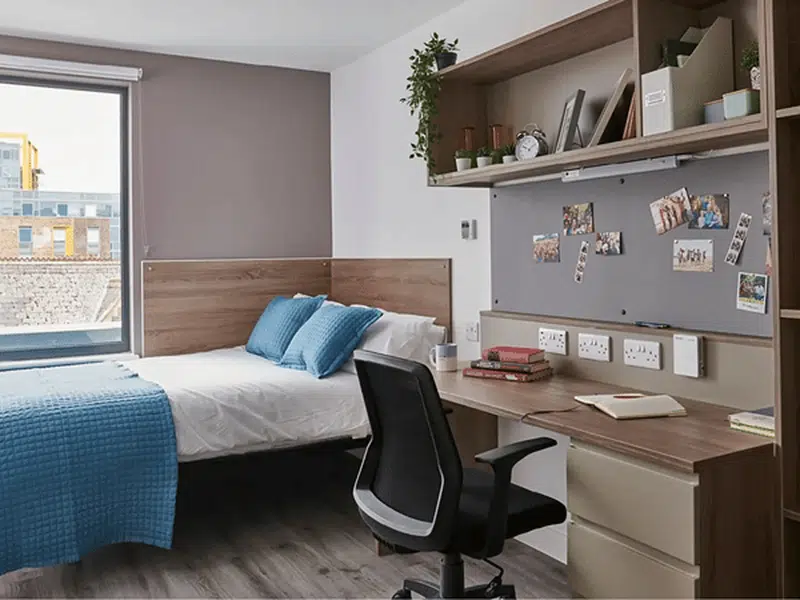 Deluxe Plus Ensuite photo 1
