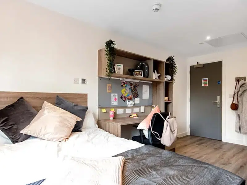 Deluxe Plus Ensuite photo 4