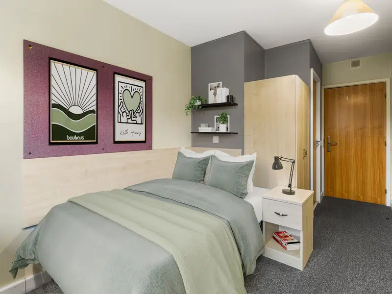 Diamond Ensuite photo 1