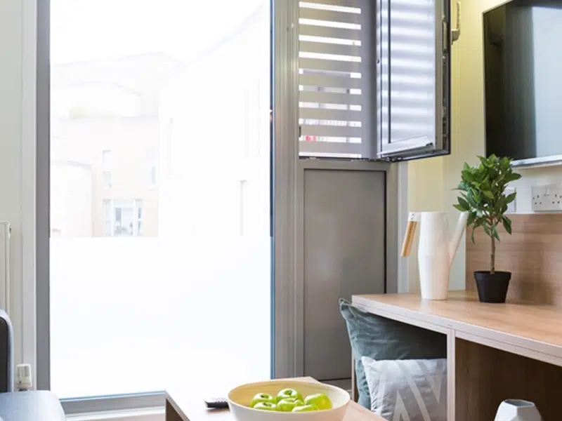 Diamond Ensuite photo 3