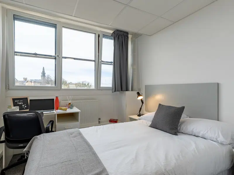 Silver En Suite City View photo 1