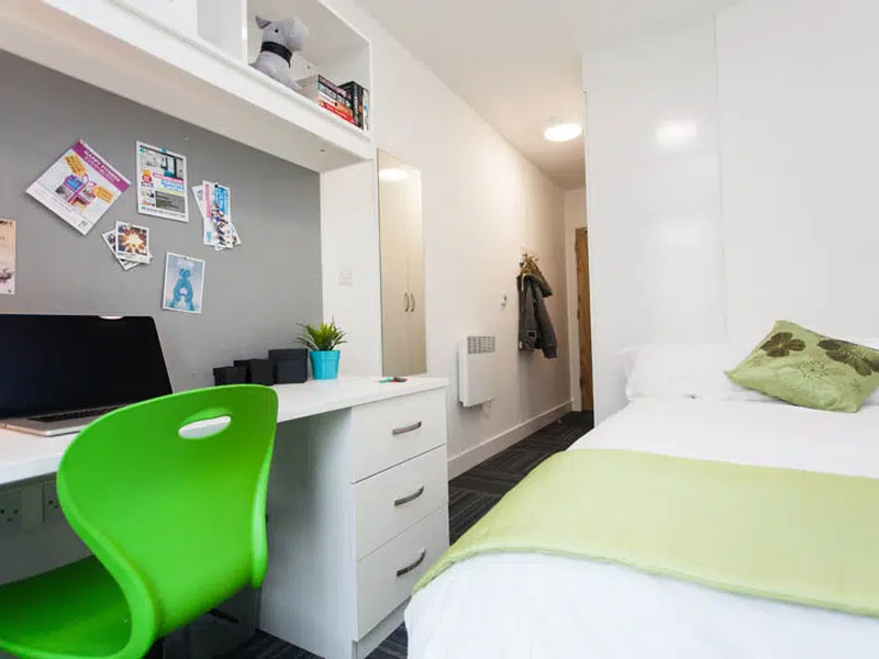 En-suite photo 1