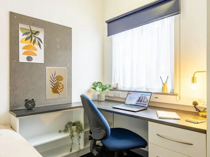 Ensuite (4 Bed) photo 2