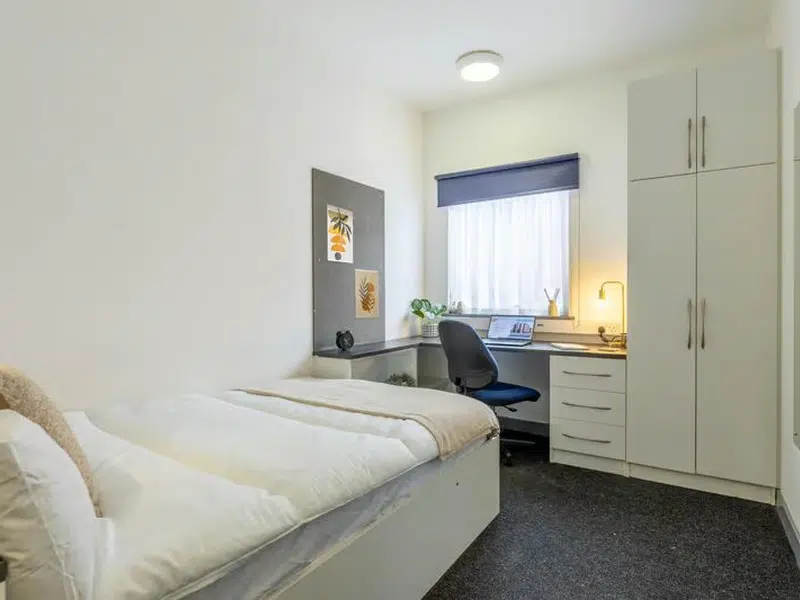 Ensuite (5/6 Bed) photo 1