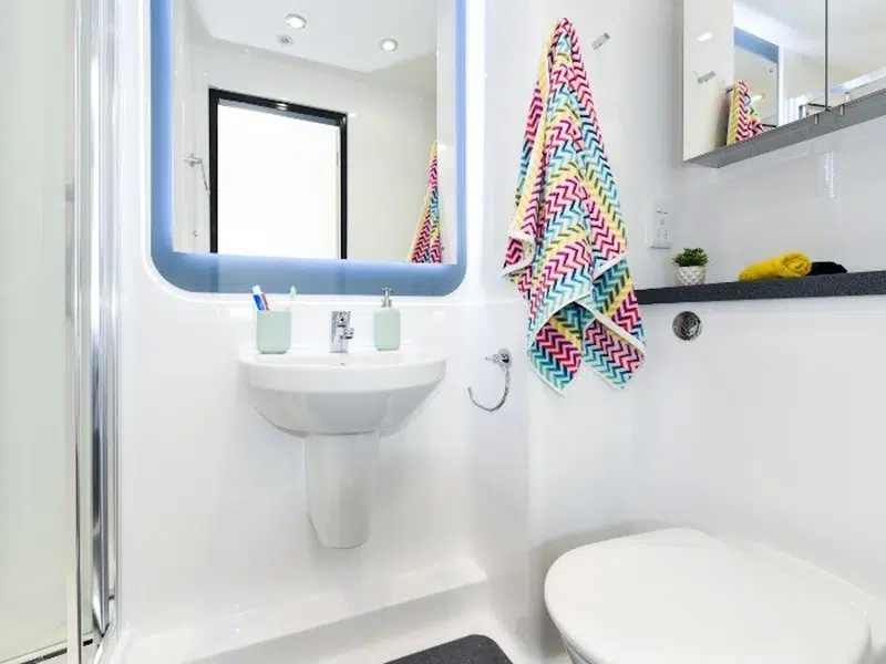 Ensuite Bronze photo 5